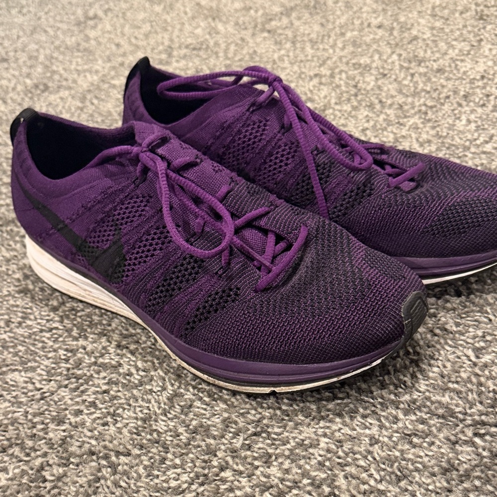 Nike Flyknit Trainer Plum